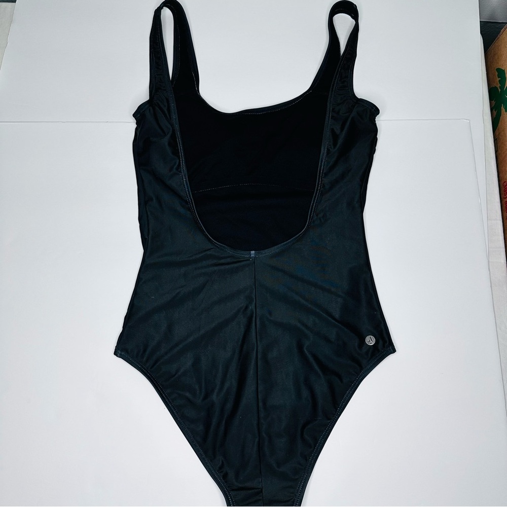 Volcom Women’s Rear View One Piece - Picture 4 of 6